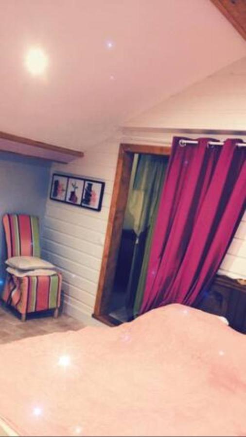 Chambre Familiale A La Ferme Montesquieu-Avantes エクステリア 写真